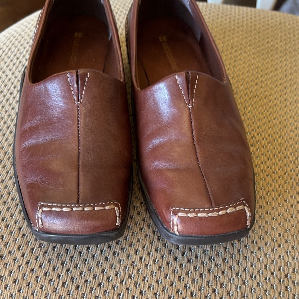 Naturalizer Women's Brown Leather Loafers